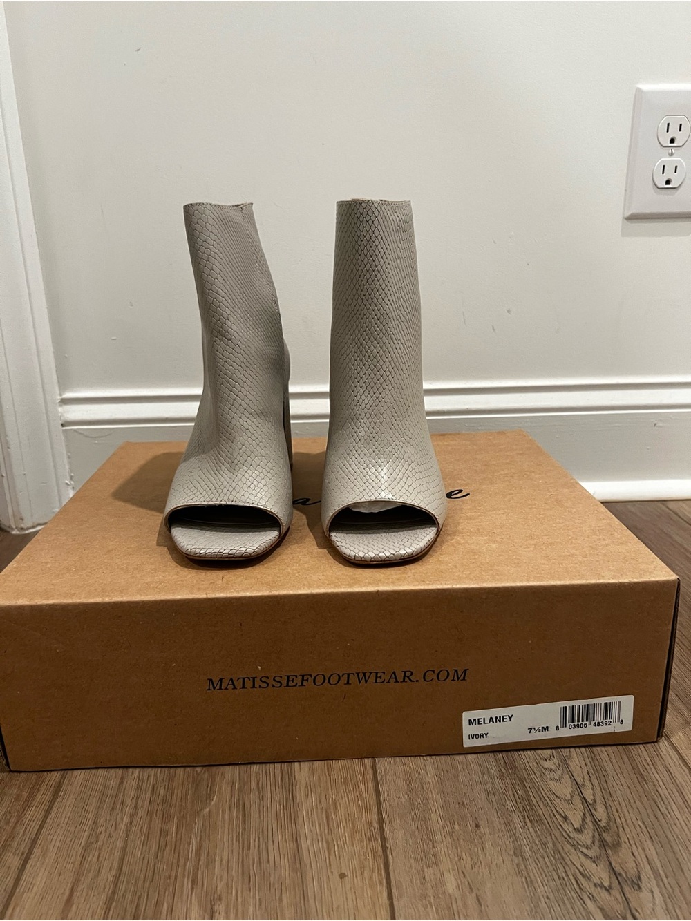 Matisse Melaney Ivory Textured Peep-Toe Ankle Booties